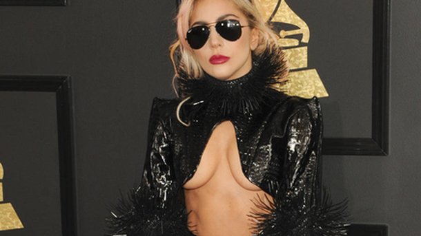 Lady Gaga: en couple?