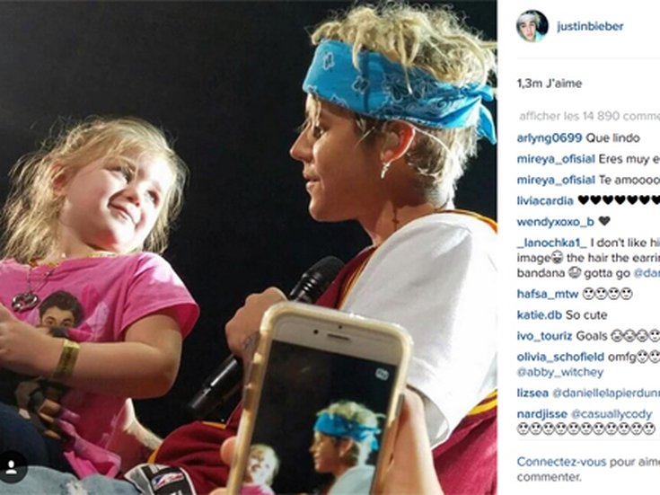 Justin Bieber fait monter une jeune fan sur scène