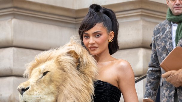 Fashion Week de Paris : les looks des célébrités qui font sensation