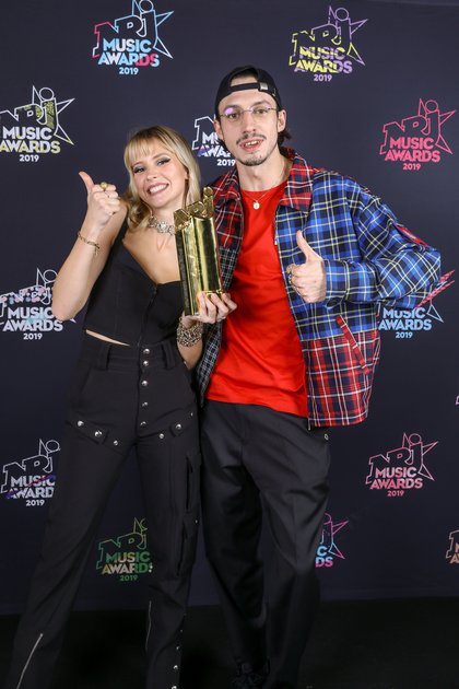 Angèle et Roméo Elvis - Le Photocall des NRJ Music Awards 2019