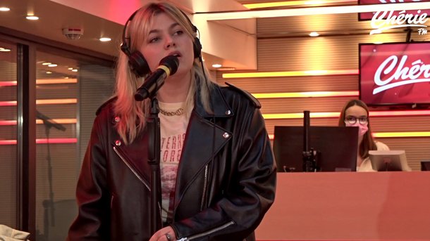 LOUANE et GRAND CORPS MALADE "Derrière le Brouillard" en live dans Le Réveil Chérie