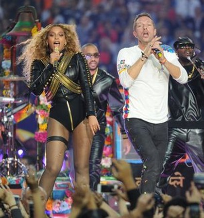 Beyoncé, Chris Martin et Bruno Mars lors de la mi-temps du Superbowl!