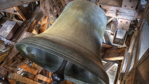 Les infos du Réveil Chérie : Un vacancier veut faire taire les cloches de l'église qui "l'empêchent de dormir"