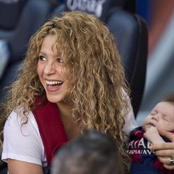 Shakira et Sasha à un match de Barcelone 