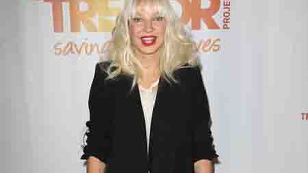 Sia : future James Bond Girl ?