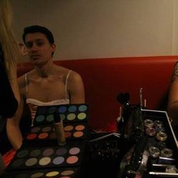 Lundi 9 Mars 2015 Cauet fête la journée de la femme