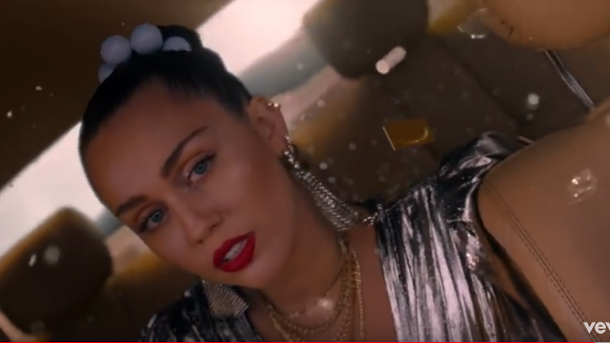 Mark Ronson ft. Miley Cyrus - Nothing Breaks Like a Heart