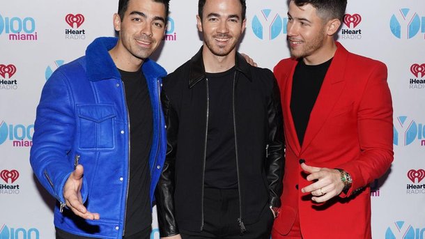 Les Jonas Brothers démarrent une tournée virtuelle spéciale
