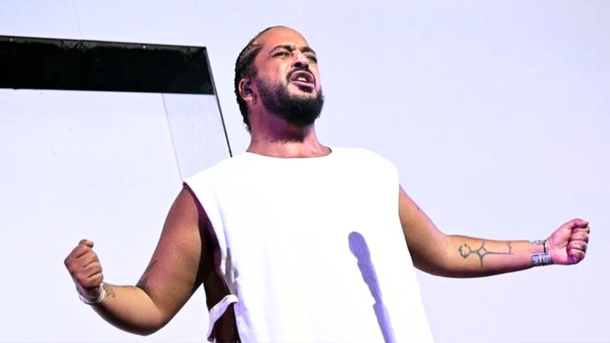 Slimane chante pour la paix dans son nouveau single «Résister (What about peace?)»