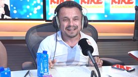 Krystoff Fluder  à  Marc Jolivet : "Comme vous, les histoires de digicode, je connais ! Ah non, moi, les chiffres je les ai,... c’est le clavier que j’ai pas ! "