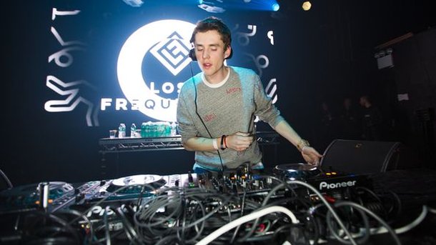 Lost Frequencies: l'étrange histoire racontée par le clip de "Here With You"