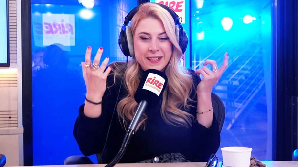 Laura Laune : quand elle était petite, elle croyait que “Patricia Kaas”, c’était “Patrick se casse” !