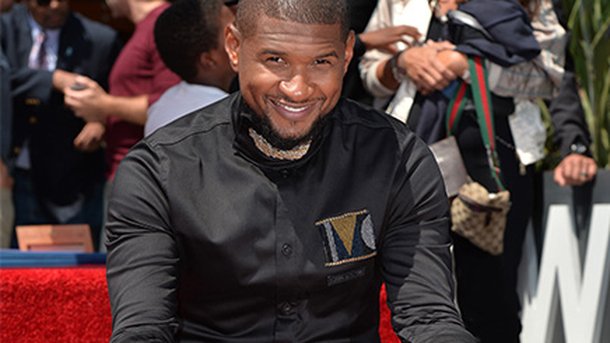 Usher : il possède son étoile sur le Walk of Fame!