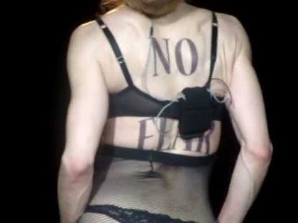 Madonna : et maintenant elle enlève le bas !