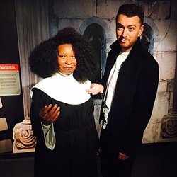Sam Smith lors de l'inauguration de sa statue de cire à San Fransisco