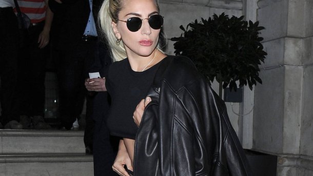 Lady Gaga entre encore un peu plus dans la légende!