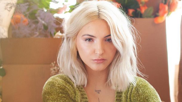 Julia Michaels en concert au Trianon avec NRJ!