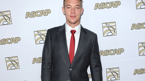 De 00h à 02h: DIPLO