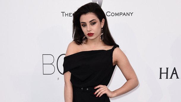 Charli XCX : son prochain album sera plus électro!