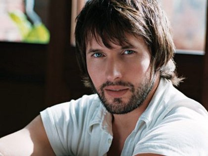 James Blunt -MainPubLarge- 