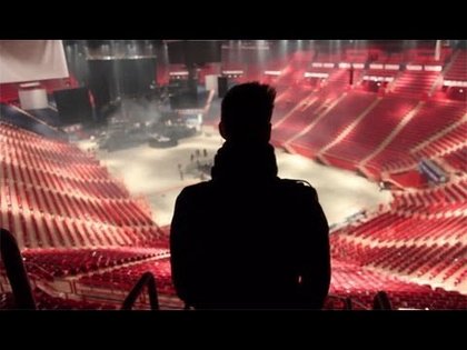 A la poursuite du bonheur tour - Live à Bercy (teaser) Sortie le 4 mars 