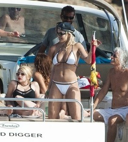 Rita Ora à Ibiza