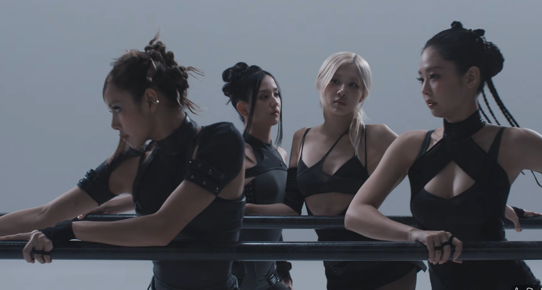Lisa, Jisoo, Rosé et Jennie dans le clip de "Go"
