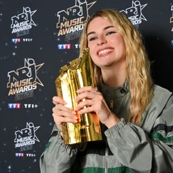 Adèle Castillon - Le photocall - NRJ Music Awards 2026