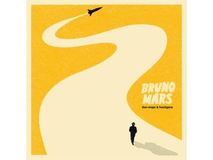 Bruno Mars danse avec les singes 