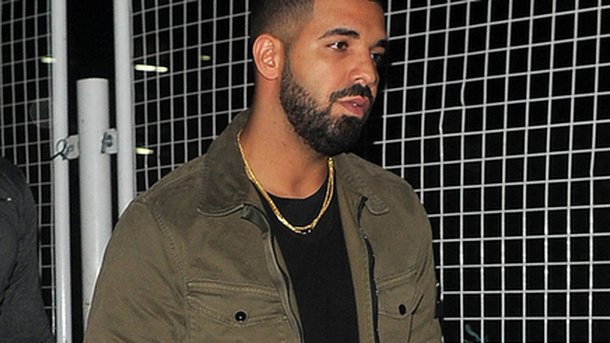 Drake : qu'est-ce que ses amis lui ont offert pour son anniversaire?