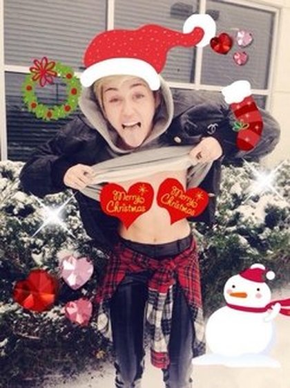 Miley Cyrus fête déjà Noël !