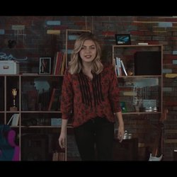 Manu dans le 6/9 - Louane