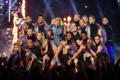 Lady Gaga sur scène à la mi-temps du Superbowl 2017
