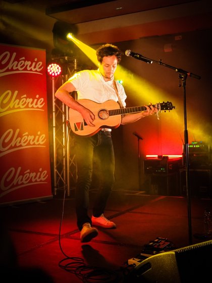 Vianney sur la scène du Concert privé Pop Love
