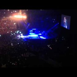 Rihanna : en larmes sur scène