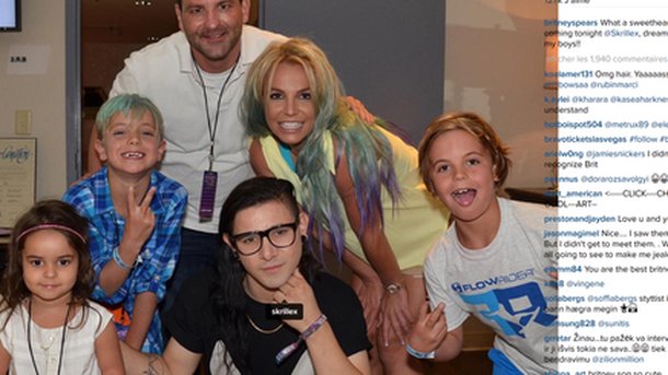 Britney Spears : cheveux arc-en-ciel pour une rencontre avec Skrillex!