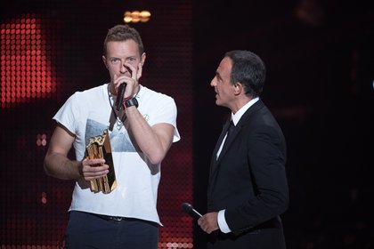 Chris Martin (Coldplay) et Nikos Aliagas - Cérémonie NRJ Music Awards 2016