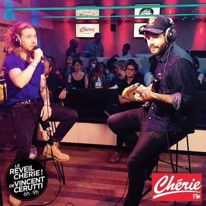 Julien Doré chante "Le Lac" en live sur Chérie FM