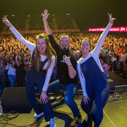 Les Frangines et leur public lors du Concert Super Privé Angers Trélazé