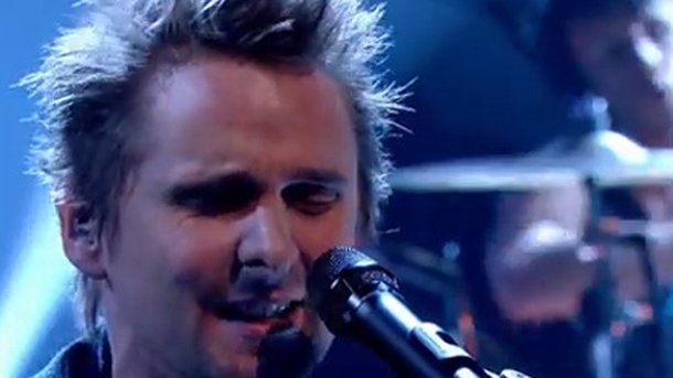 Muse : découvrez leur concert explosif !