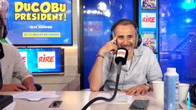 Cédric Cizaire propose à Elie Semoun un questionnaire "Conseil de classe" : "Avertissement ou félicitations ?"
