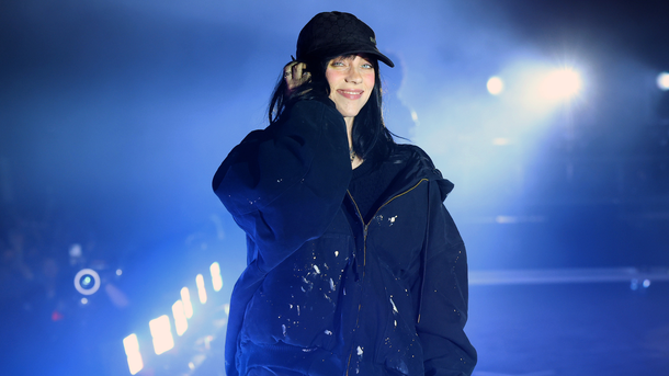 Billie Eilish diffuse un titre de son nouvel album à Coachella