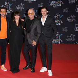 Cauet et toute l'équipe de C'Cauet sur NRJ - Tapis Rouge des NRJ Music Awards 2022
