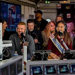 M Pokora et Miss France 2019 - Manu dans le 6/9