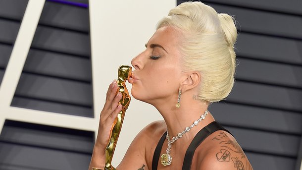 Lady Gaga gagne l’Oscar de la «Meilleure Chanson Originale» pour «Shallow»