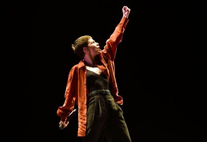 Christine and The Queens clôture en beauté l'édition 2019 du festival Coachella.