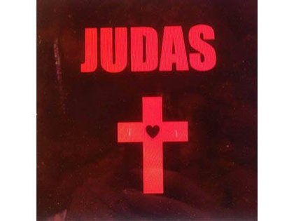 Lady GaGa dévoile son sulfureux Judas