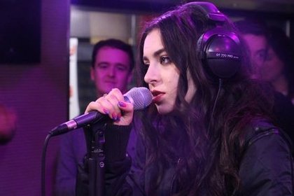 Mercredi 3 Décembre avec Charli XCX