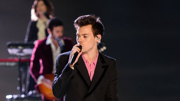 Harry Styles aide une fan à faire son coming-out pendant un concert