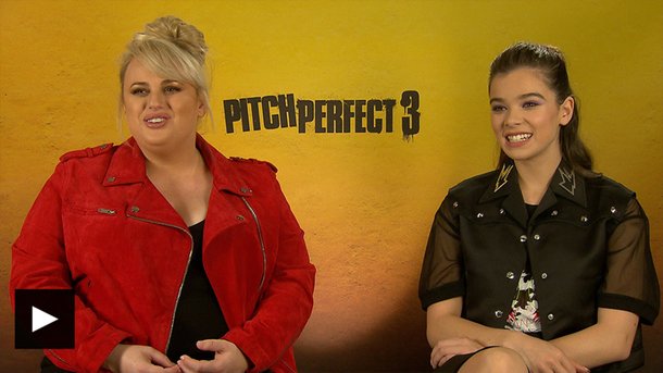 Pitch Perfect 3: Rebel Wilson et Hailee Steinfeld en interview pour NRJ !